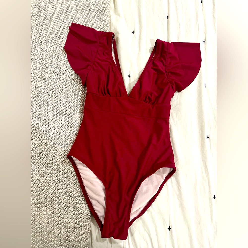 Gorgeous Ruffle Sleeved Swimsuit | Size XS | Like NEW